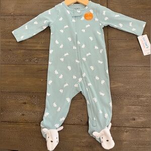 Carter’s 6 Month pajama footies